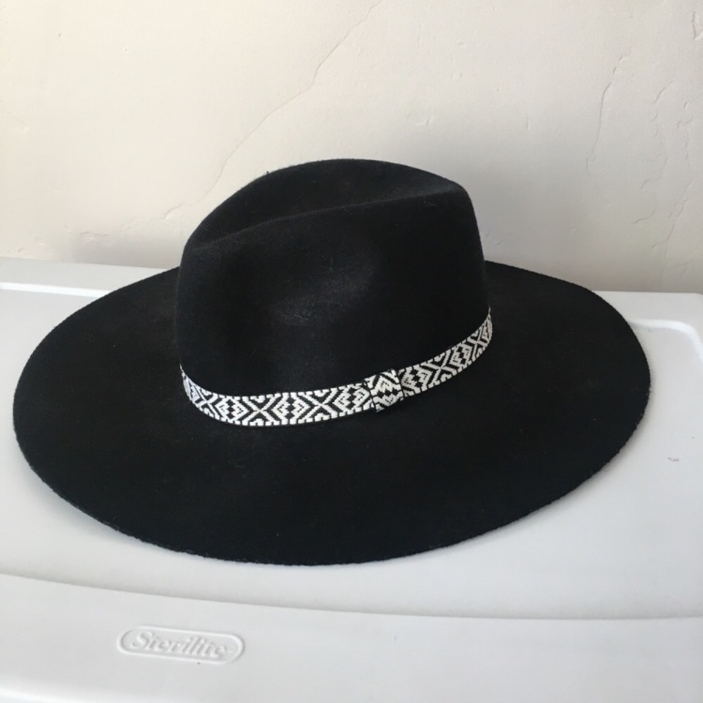 H&M Black Wool Hat with Aztec design